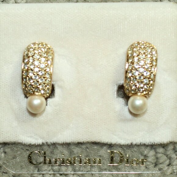 Vtg Christian Dior Faux Pearl Rhinestone Pave Gold Tone Huggie Clip On Earrings - Picture 1 of 6